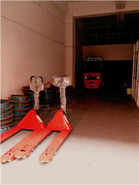 龍工手動叉車