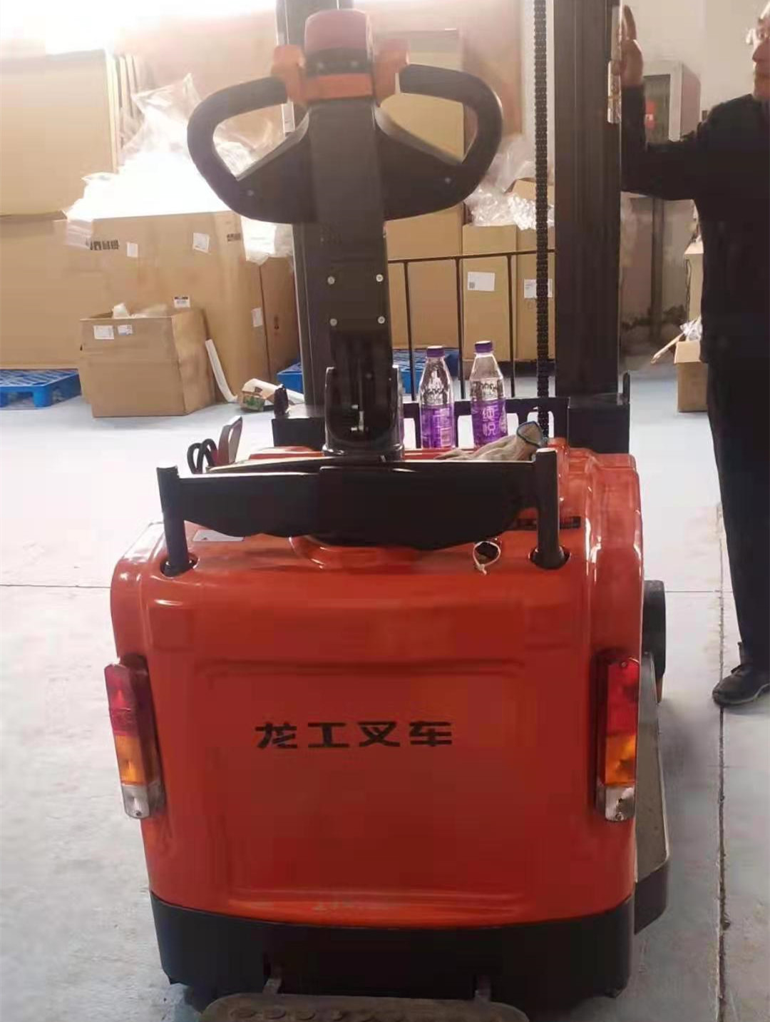  南京電動堆高車